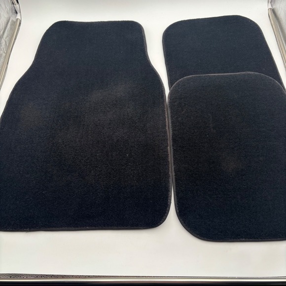 Other - Unbranded Car Floor Mats Universal OS Black Excellent Carpet 3-Piece Set